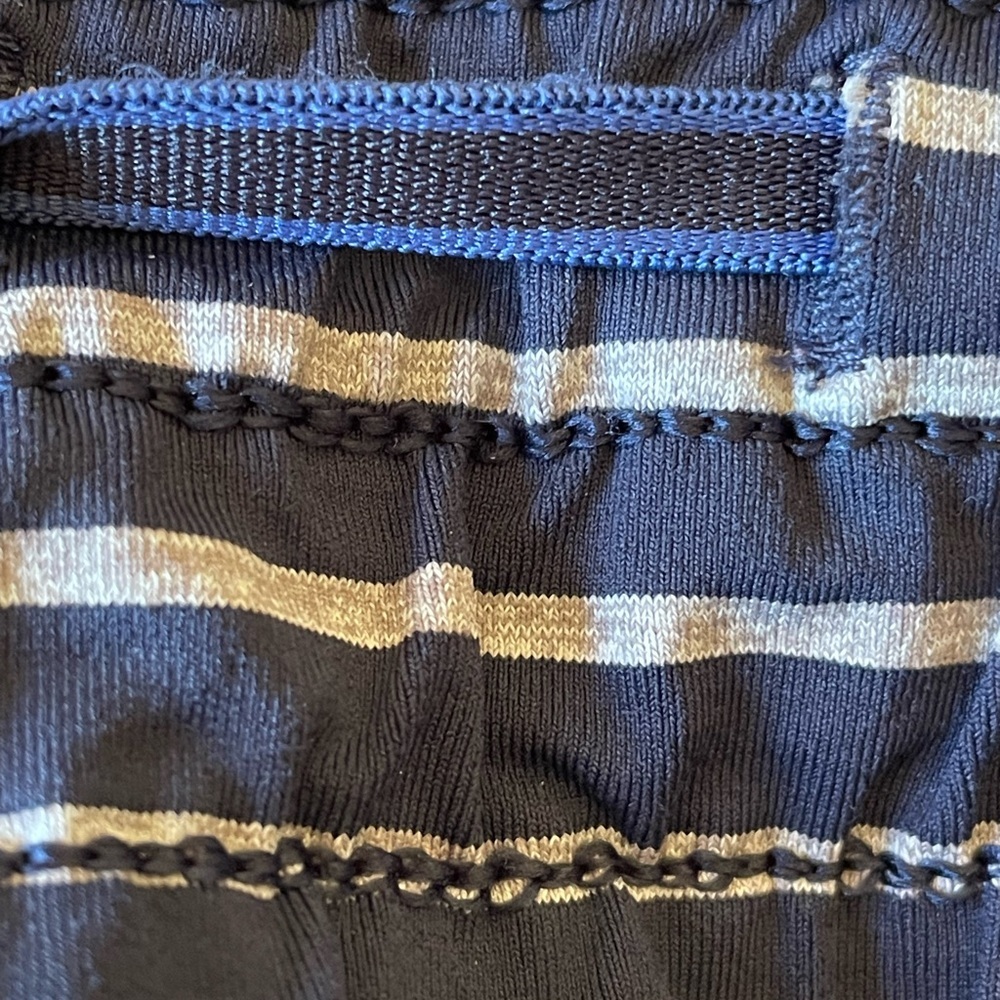 lululemon athletica Run Tracker
Short 4-way Sz 6 Slate Grey
Inkwell‎ Stripe Blue - Picture 9 of 10